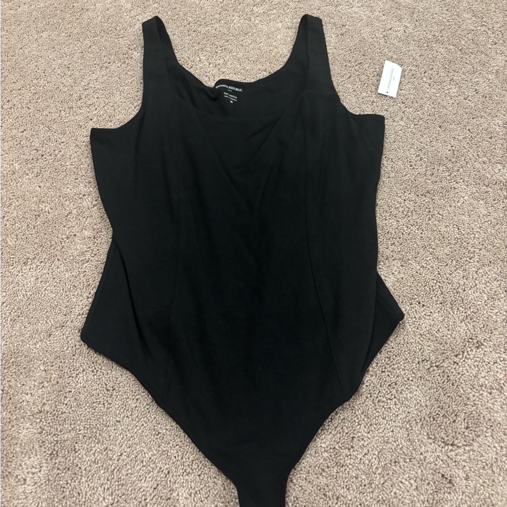 Black Banana Republic Bodysuit! / Size: M / Color: Black! 🖤